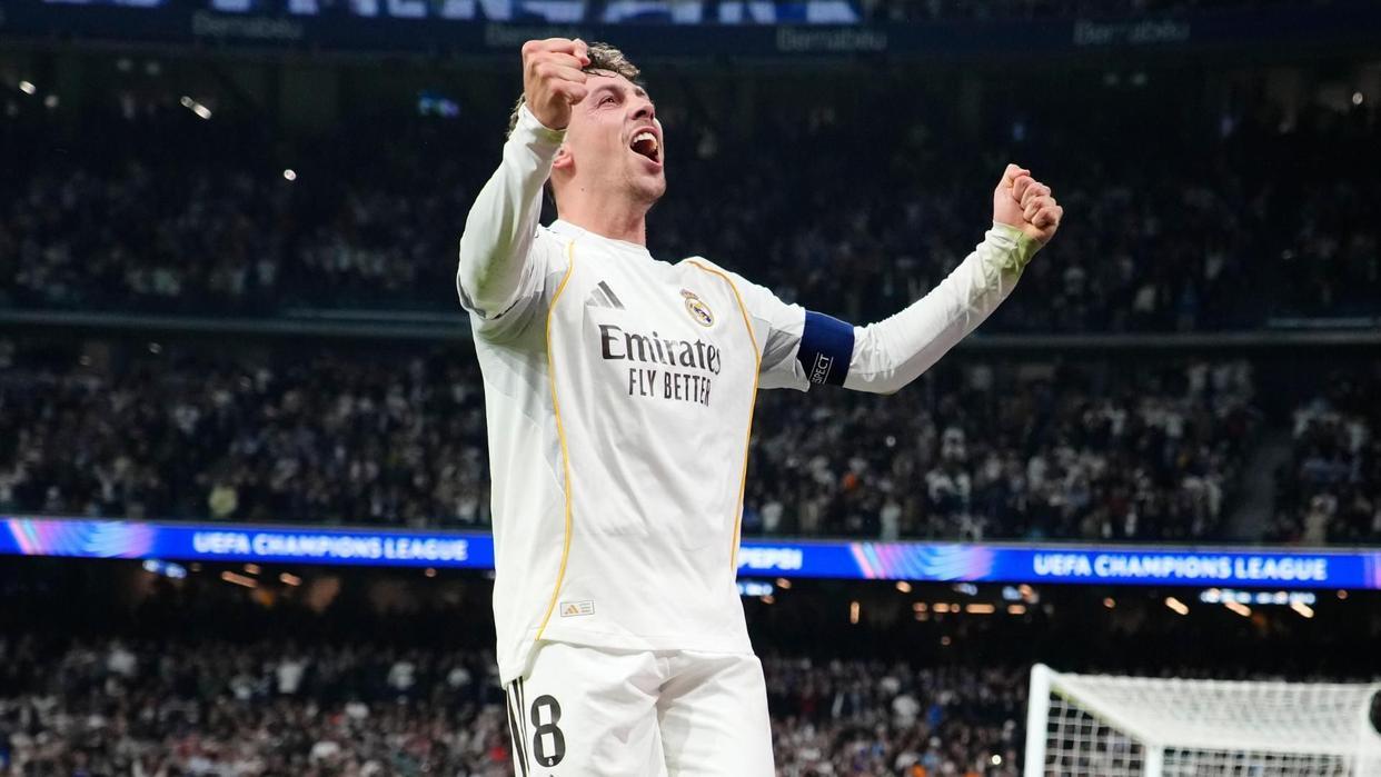 开云体育真人-“地球上最被低估的球员”完成史诗之夜！22分钟帽子戏法打爆曼城